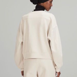 Perfectly oversized crop crew soft stream white opal size 2